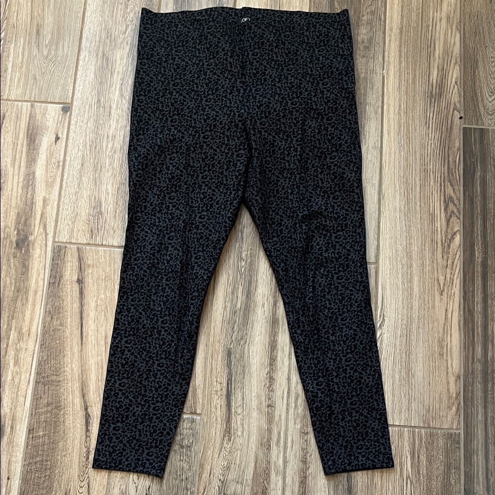 LOFT Charcoal Leopard Pattern Leggings